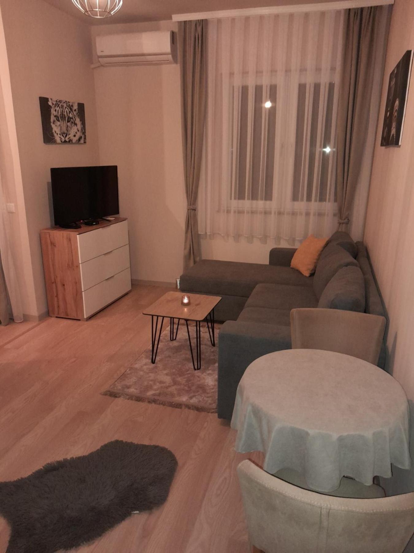 Gray Apartament 2 Priştine Dış mekan fotoğraf